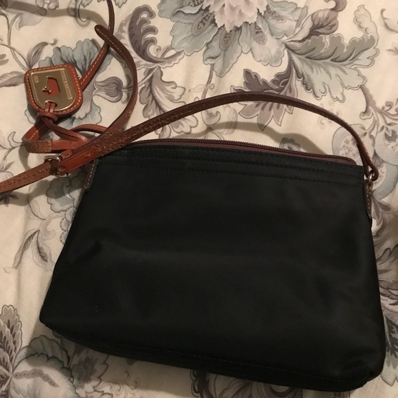 Dooney & Bourke small purse - Picture 4 of 6
